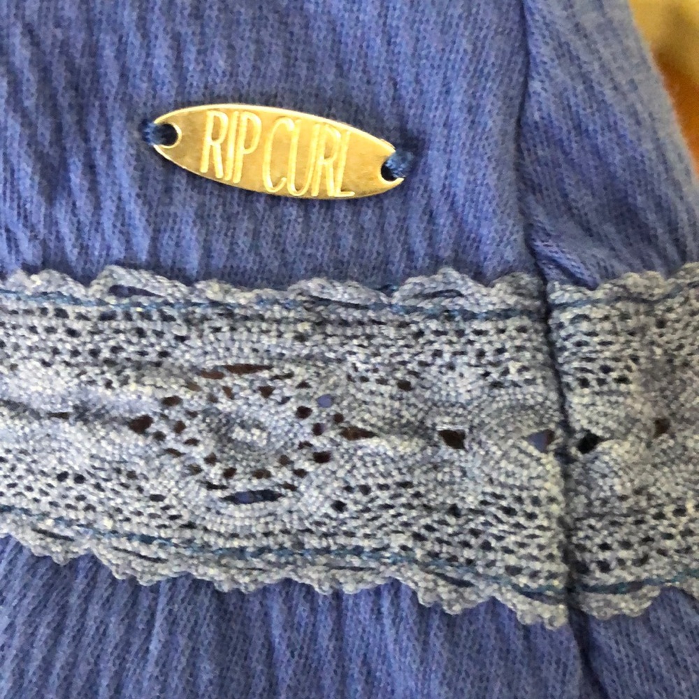 Backless Ripcurl Blouse - Picture 4 of 5